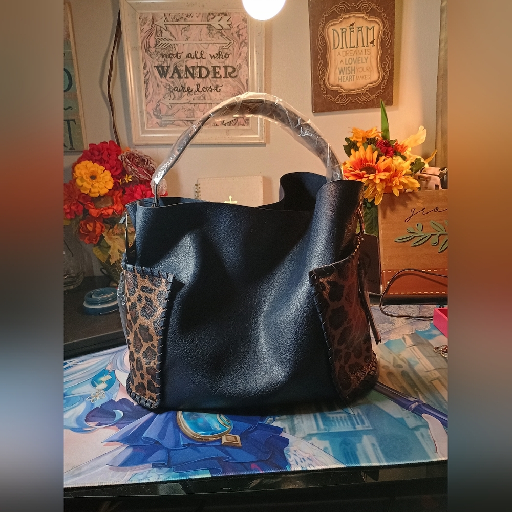 Black cheetah leopard print purse